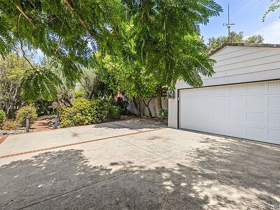 5th image of 1191 La Colina Dr