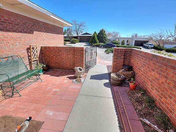 3rd image of 9523 Lona Ln NE