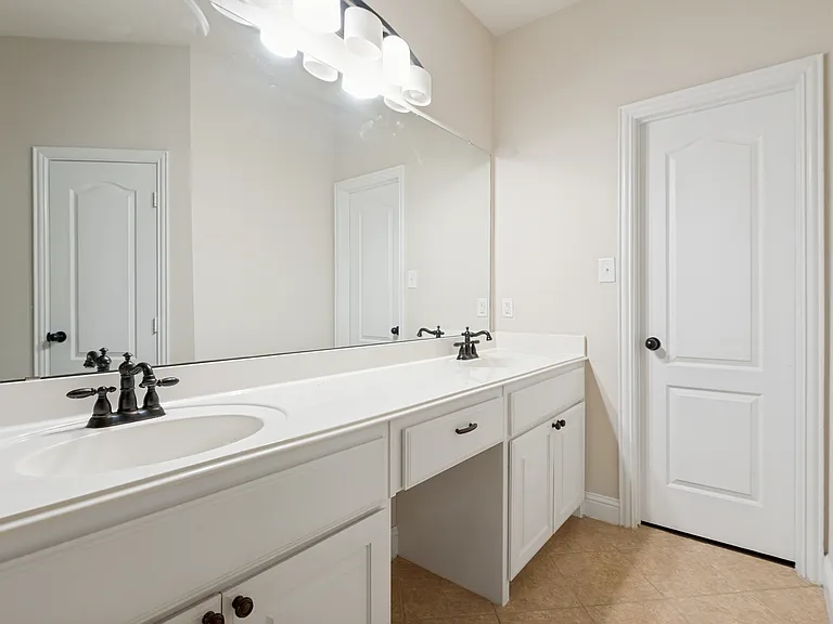 2500 Rockbrook Dr #82 — Photo 24