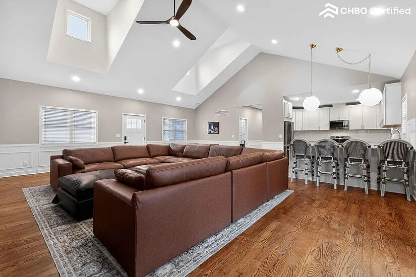 Furnished Executive Rental — Photo 3