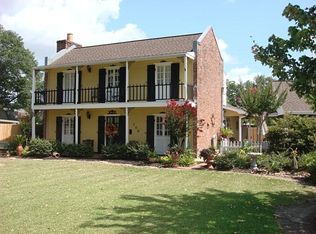 106 W Saint Paul St, Abbeville, LA 70510