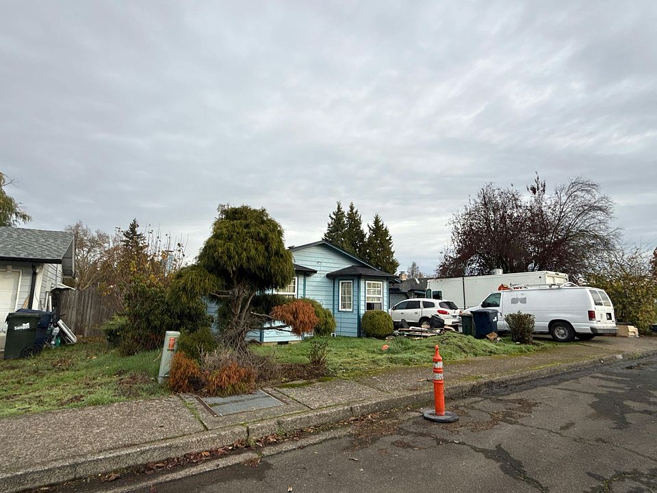 2nd image of 4468 Hilton Dr