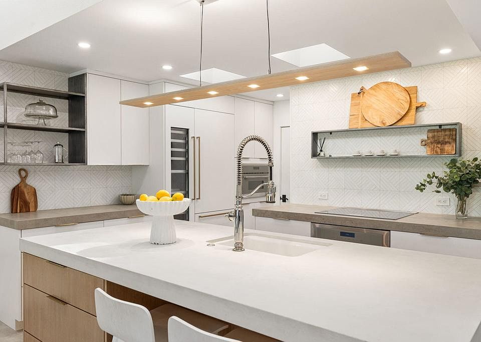 1st image of 48955 Mariposa Dr