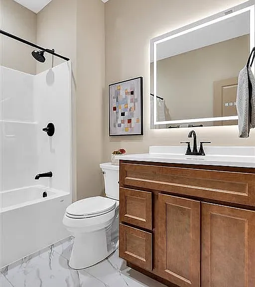 208 Walnut St — Photo 2