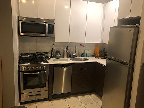 3rd image of 165 W 127th St APT B