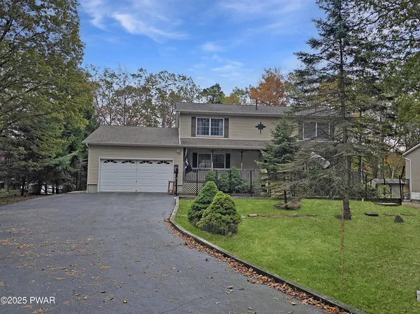 202 Spruce Lake Dr, Milford, PA 18337