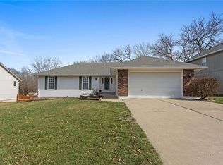 1525 SW Fredrick Dr, Lees Summit, MO 64081