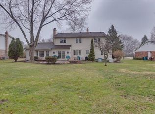 2847 Waterloo Dr, Troy, MI 48084