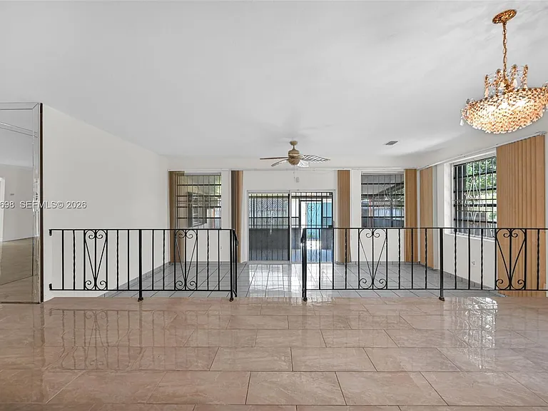 244 NW 43rd St — Photo 2