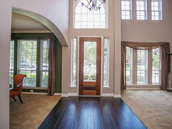 3rd image of 17006 Huttons Court Ln