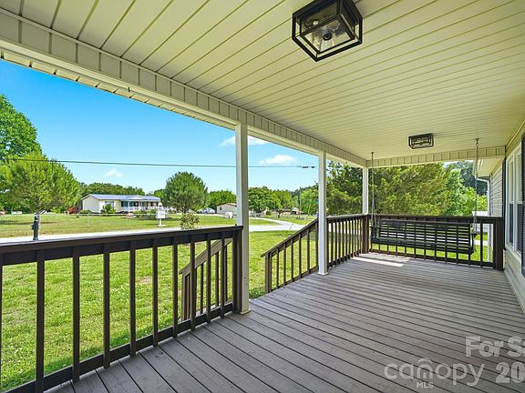 5th image of 132 Greenway Rd