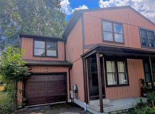 7 Robin Rd, Amherst, NY 14228