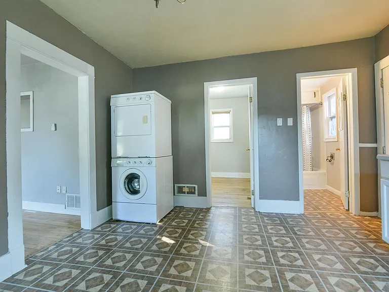 309 S Erie St — Photo 3