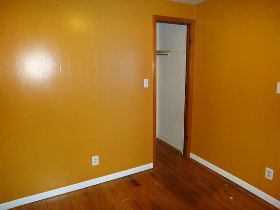 3rd image of 1525 S 59th Ct