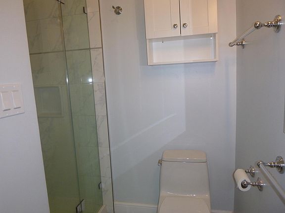 3rd image of 847 Castro St APT 1