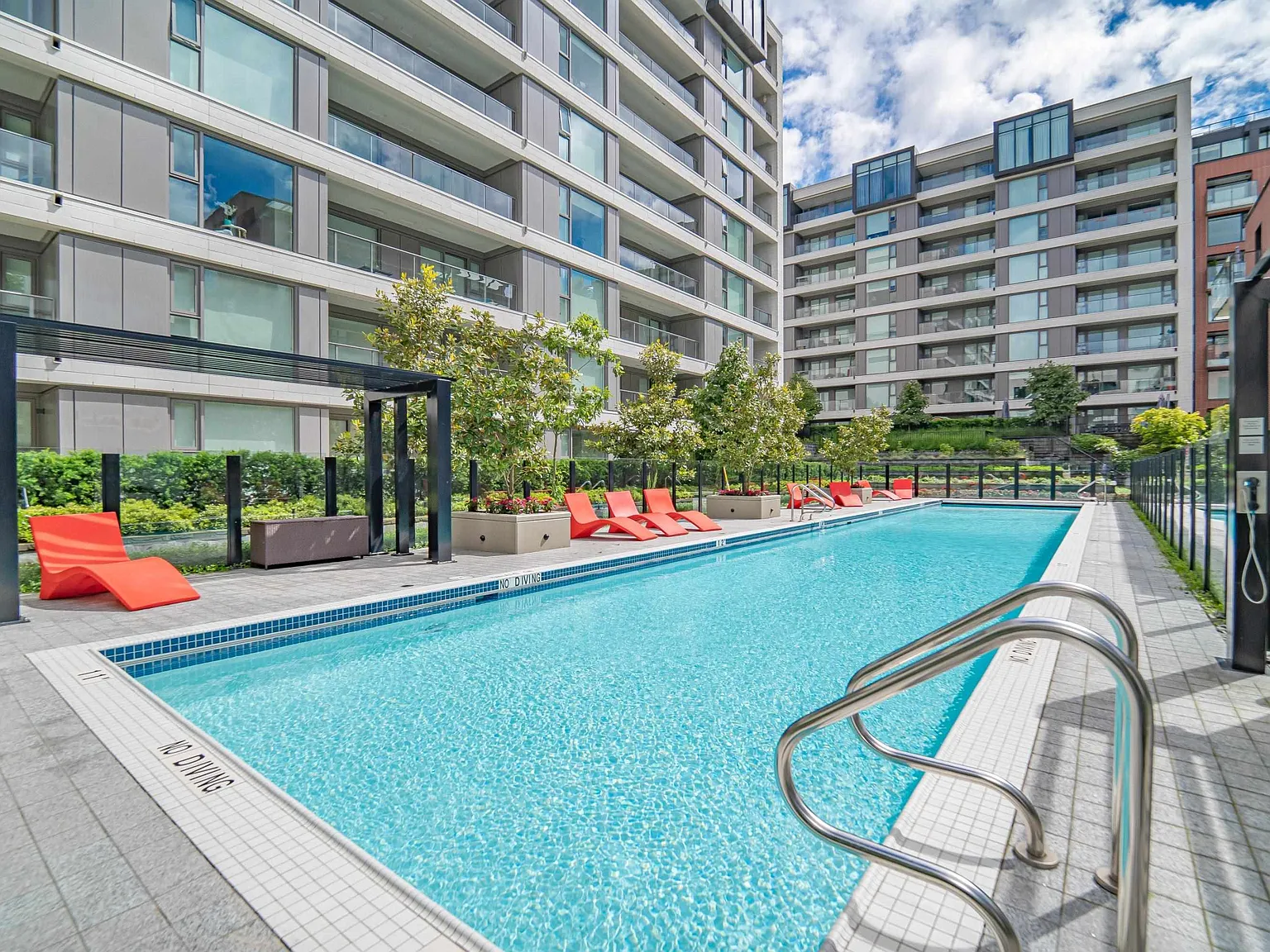 2 bed, 1039 sqft, $5,000 — Photo 2
