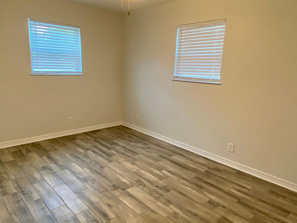 2nd image of 200 Scott St #200B