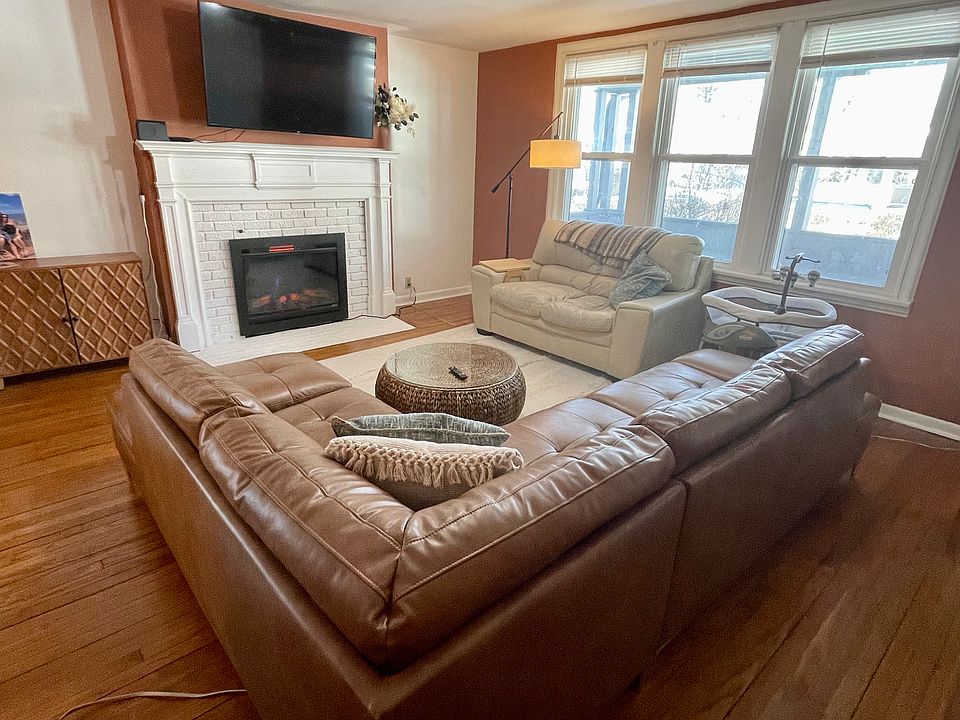 1st image of 138 Ford Ave #1