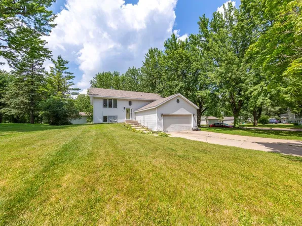 202 S Nicollet St, Winthrop, MN 55396