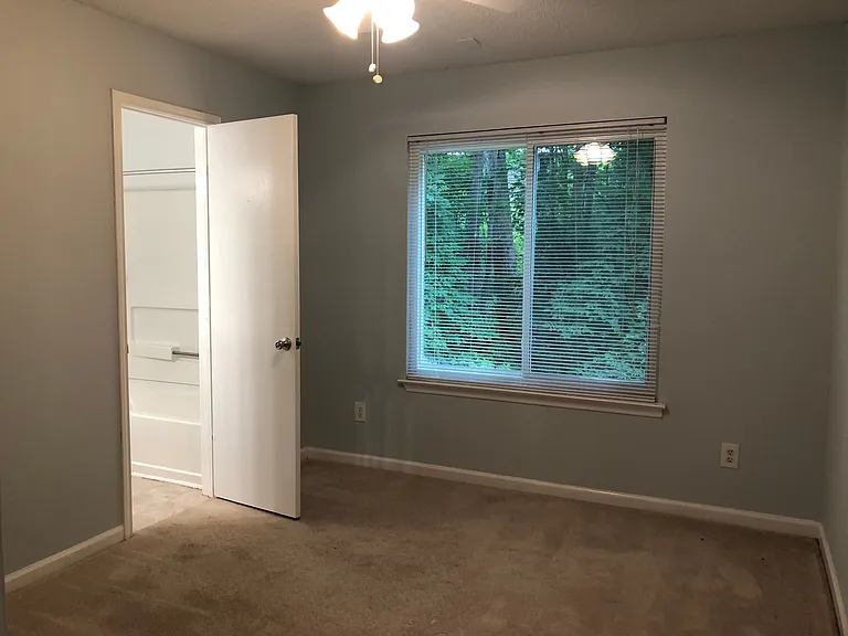 1511 Graduate Ln #4 — Photo 8