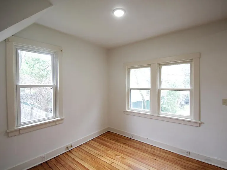 442 Franklin Ave — Photo 10