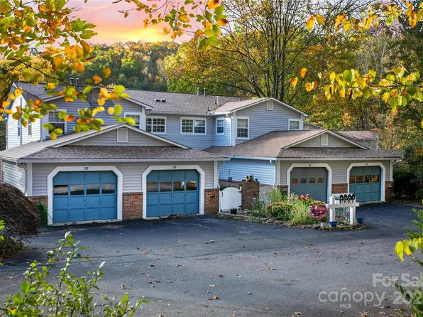 110 Lakeview Ct, Brevard, NC 28712