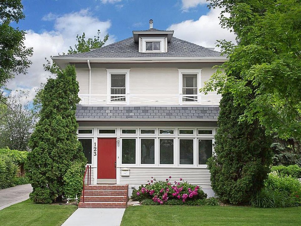 1st image of 123 Lewis Ave