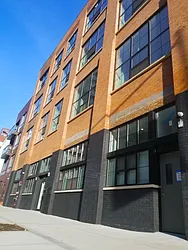 Rented by R New York