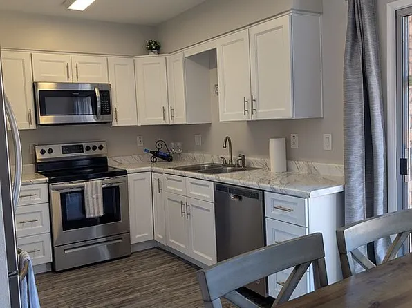 6610 S Lakeshore Dr Unit C, Tempe, AZ 85283