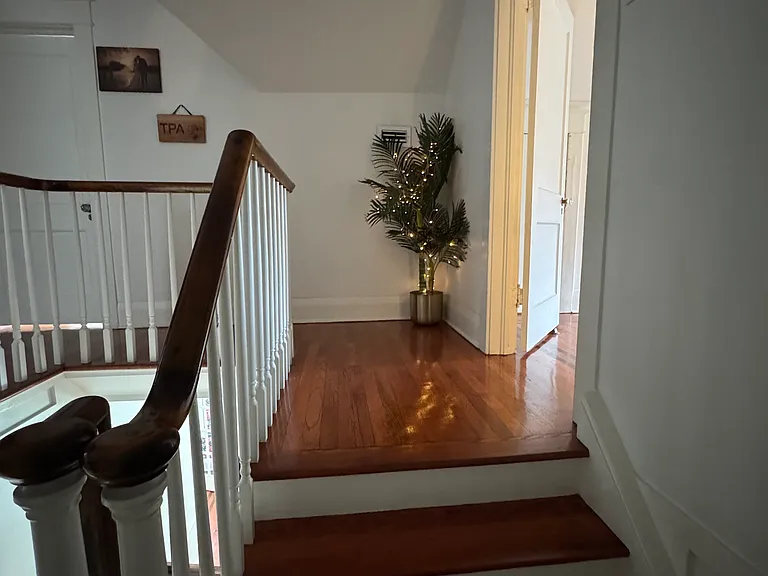 W Amelia Ave — Photo 24