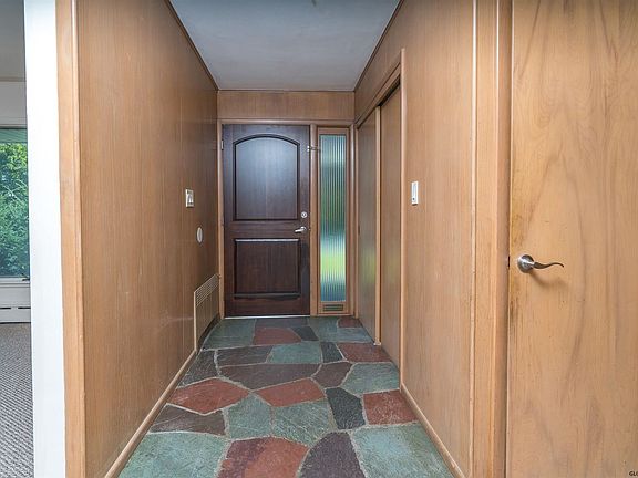3rd image of 530 W Lawrence St