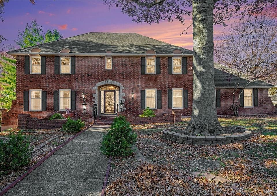 1st image of 1409 NE Sunny Creek Ln