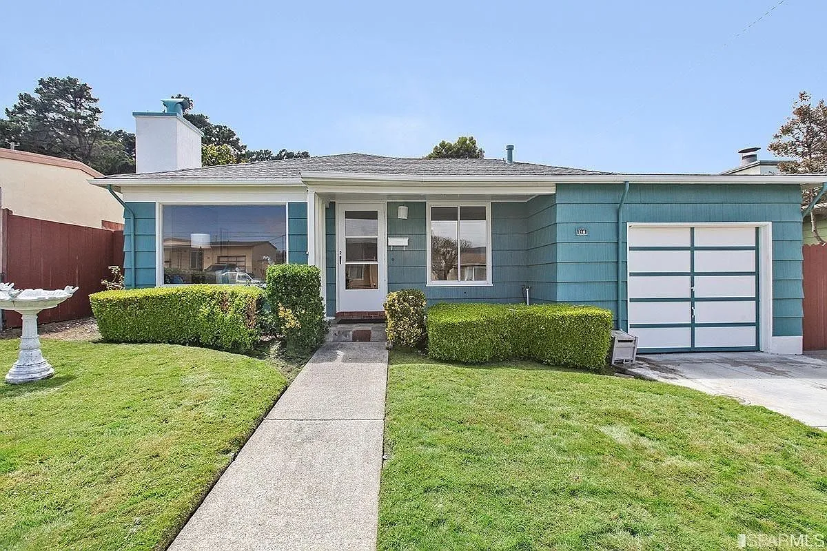 210 Clifden Dr photo 1