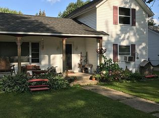 311 1st St, Breckenridge, MI 48615