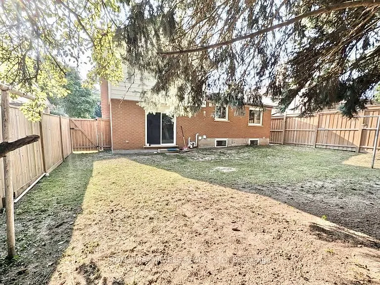 68 Briargate Dr — Photo 16
