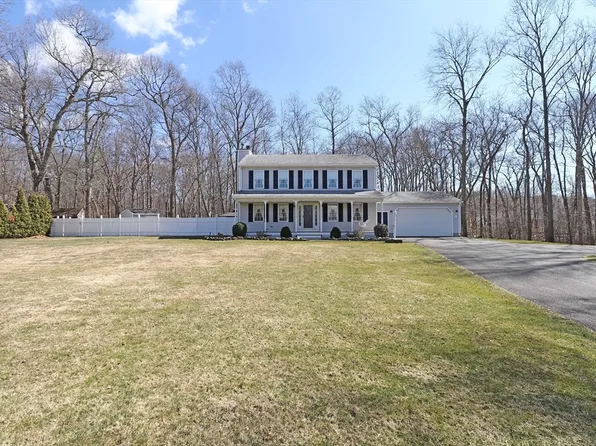 76 Ridge Ln, Swansea, MA 02777