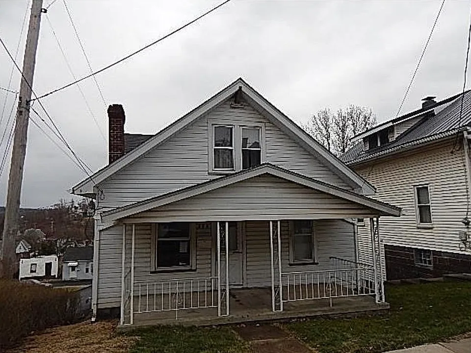 460 Fayette St