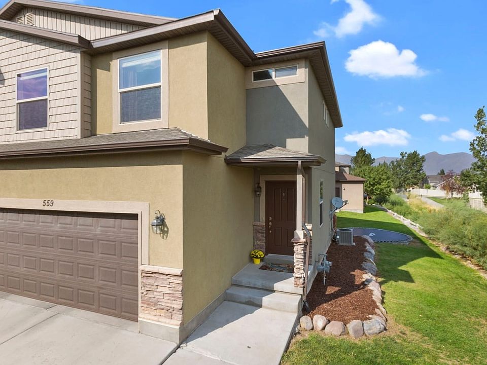 1st image of 559 W Goldenrod Way