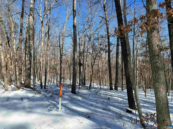 2 Beaverdam Rd, Keswick, VA 22947