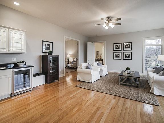 4th image of 5305 Medallion Dr W