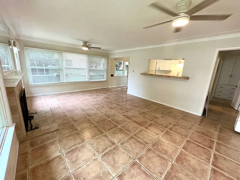 1033 Pearl St #1 — Photo 3