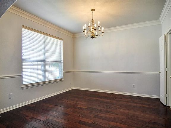 4th image of 5885 Aylworth Dr
