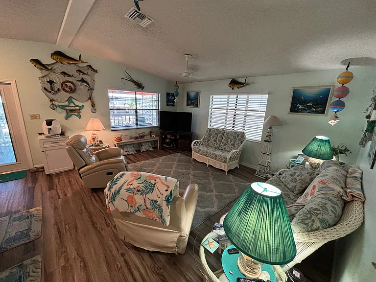 233 Pirates Rd — Photo 8