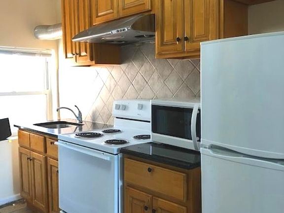 3rd image of 1537 S Broad St Unit 3F