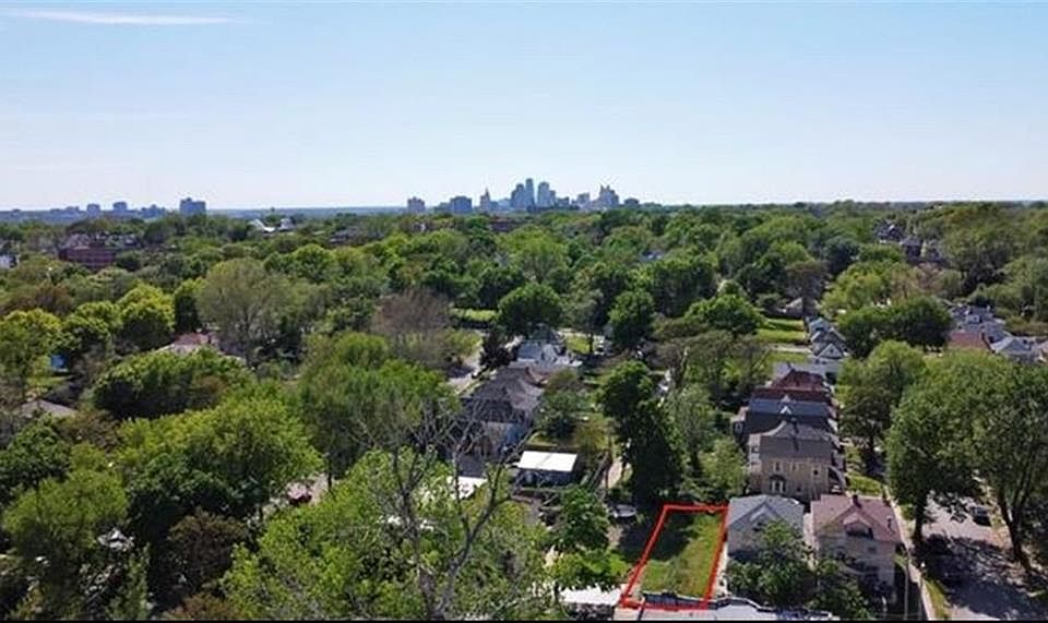 2nd image of 406 Bales Ave