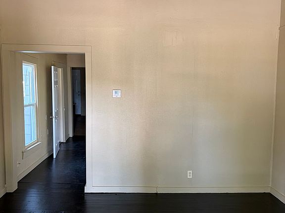 4th image of 609 S 18th St
