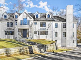 80 Bartlett Ln, Stamford, CT 06903