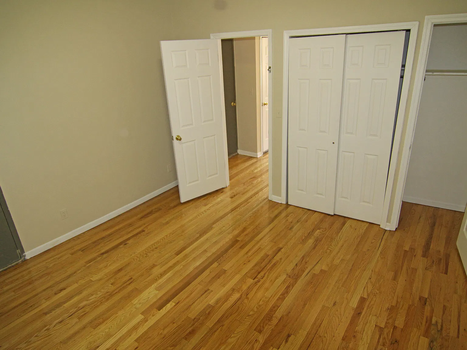 25-67 Steinway Street — Photo 3