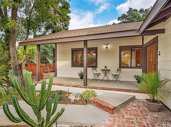 3rd image of 9912 Sunland Blvd