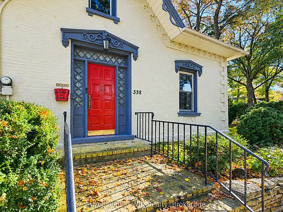 3rd image of 338 Fergus St N